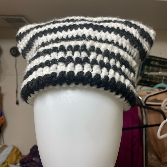 Handmade crochet black and white hat - Picture 3 of 5